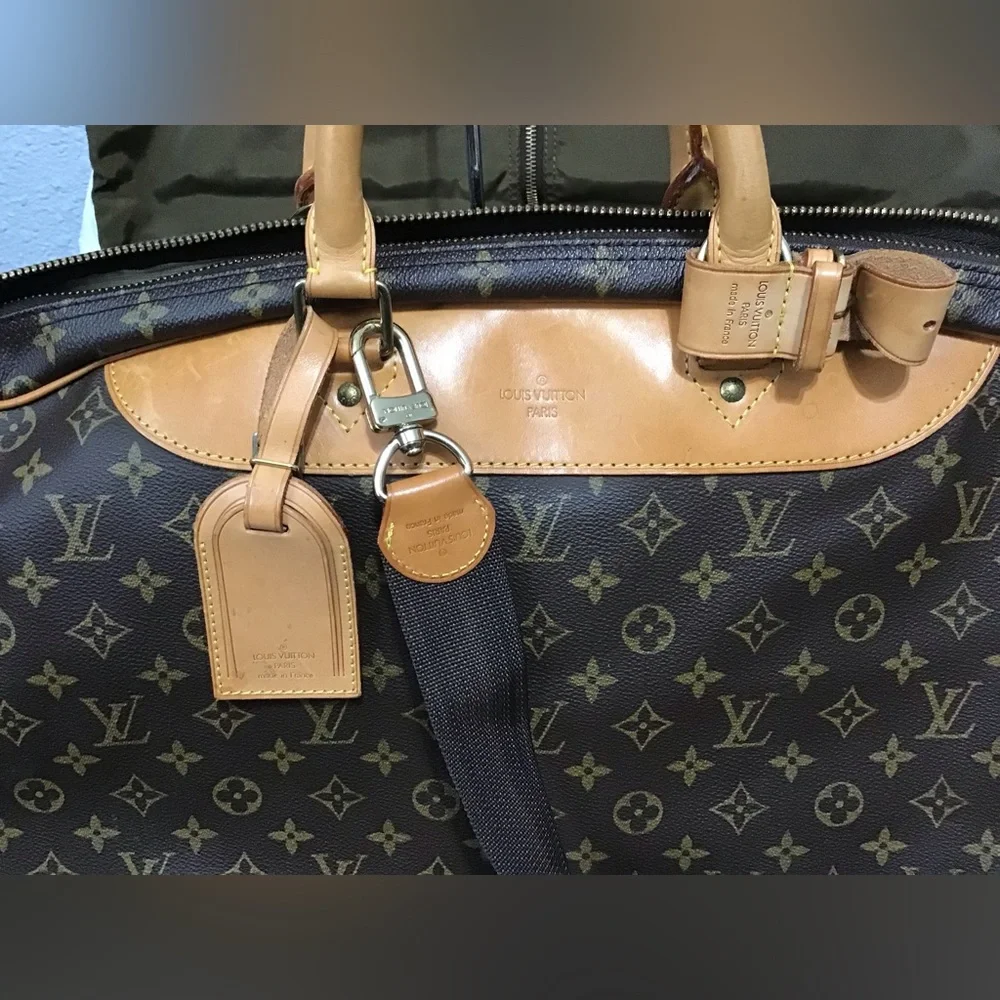 Louis Vuitton Bag - Picture 2 of 16